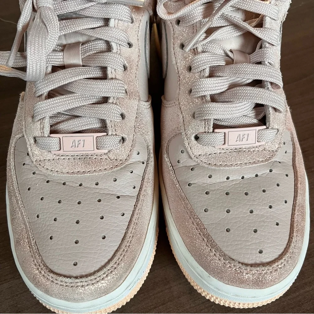 Nike Air Force 1 rose gold shimmer size 7 - Picture 4 of 16